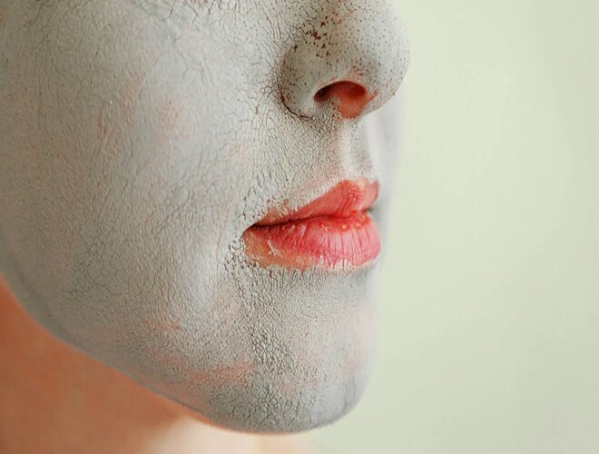 Đắp mặt nạ cho da quá lâu khiến da bị hút ẩm ngược